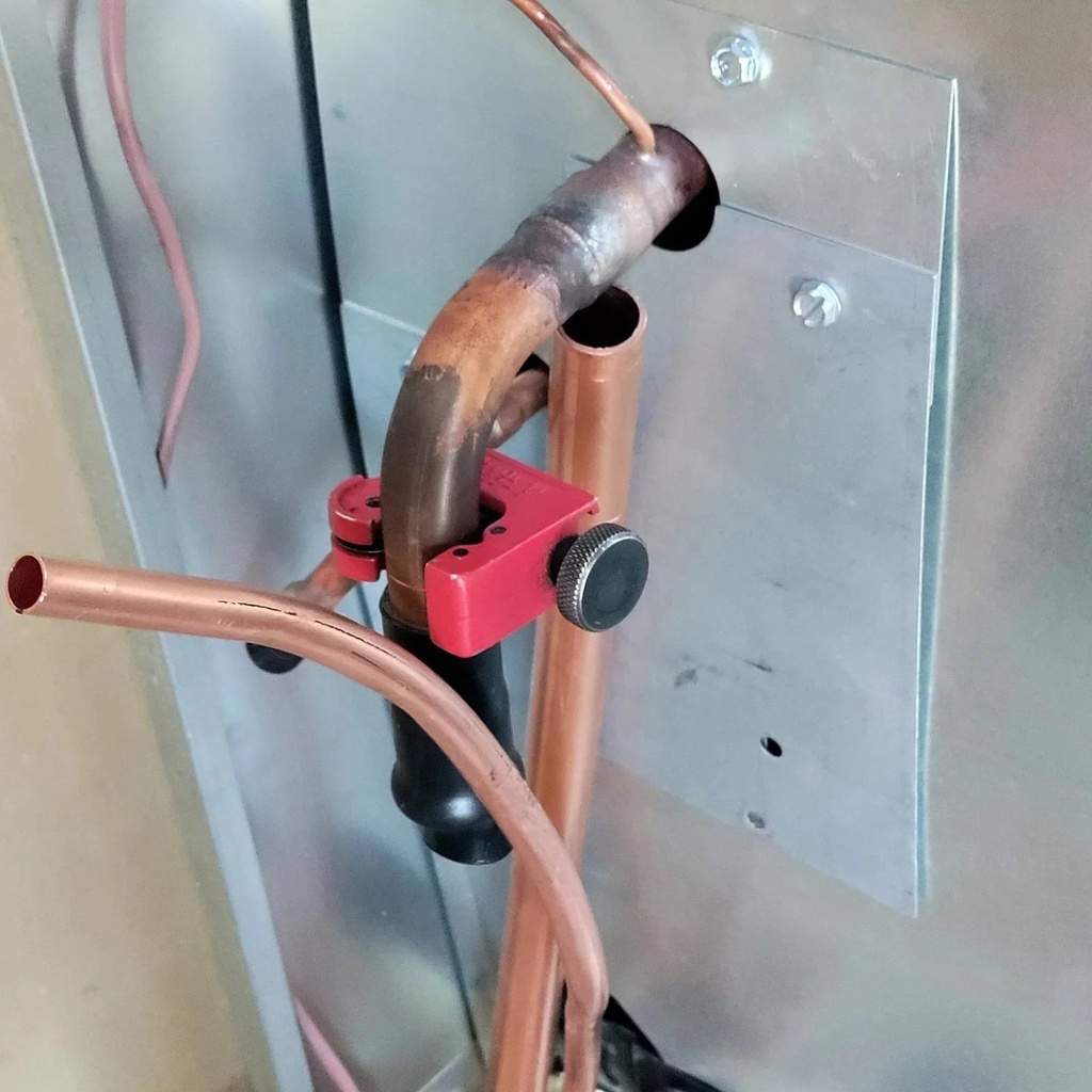 mini-tubing-cutter-for-copper-brass-and-aluminum-1-8-to-7-8-od-04-9cacef9d65ad8e209ced462135619cc9.jpg