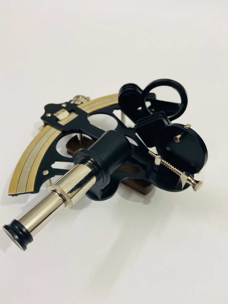 nautical-hand-made-british-admirals-micrometer-drum-readout-brass-sextant-working-navigational-instrument-astrolabe-ship-instrument-04-a4bfc8f0b38b44be6e05d98d8ee211c0.jpg