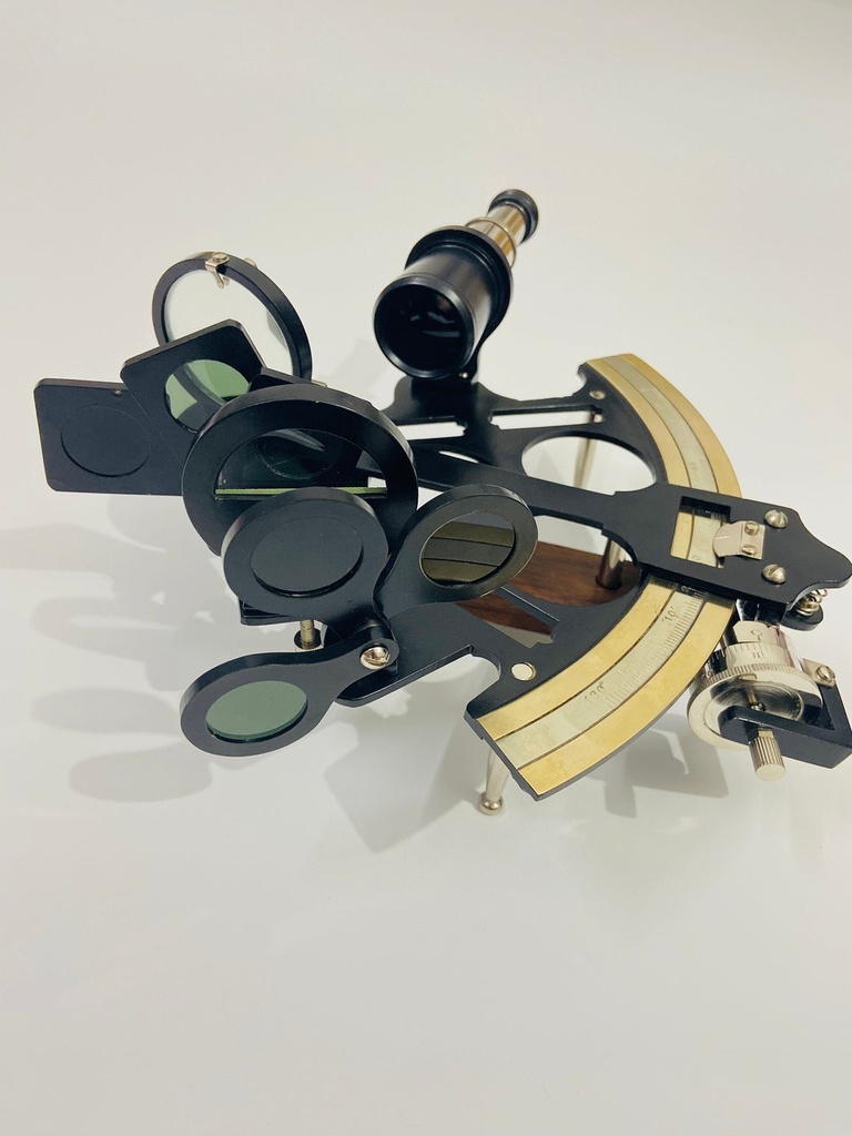 nautical-hand-made-british-admirals-micrometer-drum-readout-brass-sextant-working-navigational-instrument-astrolabe-ship-instrument-07-41abd8edc46fc2240a3e27919166efaf.jpg