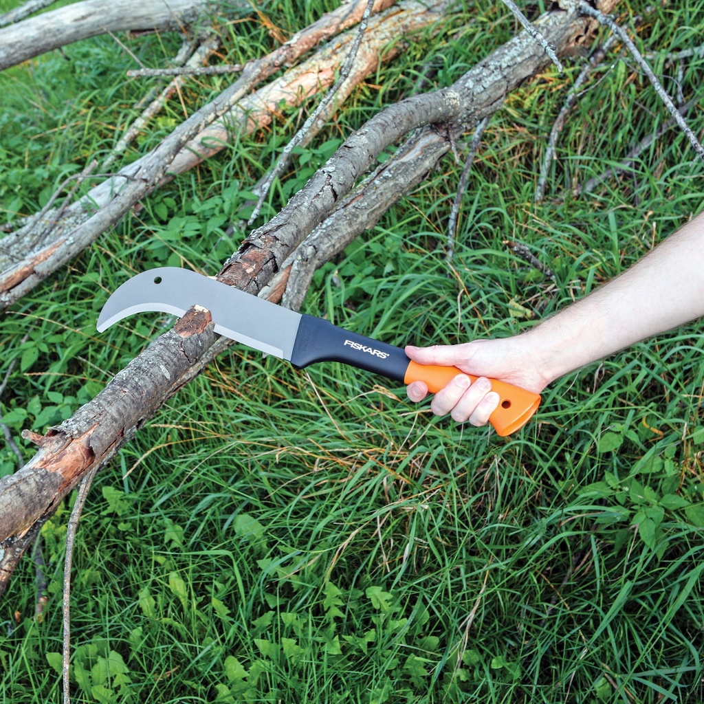 fiskars-10-brush-axe-with-safety-sheath-fixed-handle-curved-blade-branch-chopping-axe-yard-and-garden-tools-black-orange-04-a9df6b7a-e54b-4364-95fe-7a0d7f909408.be15fa527e948f81c02b65a0ed635e54.jpg