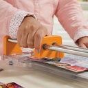 fiskars-procision-rotary-bypass-trimmer-12-inch-02-ea7b5b378aa592eacd3dd57423eec533.jpg