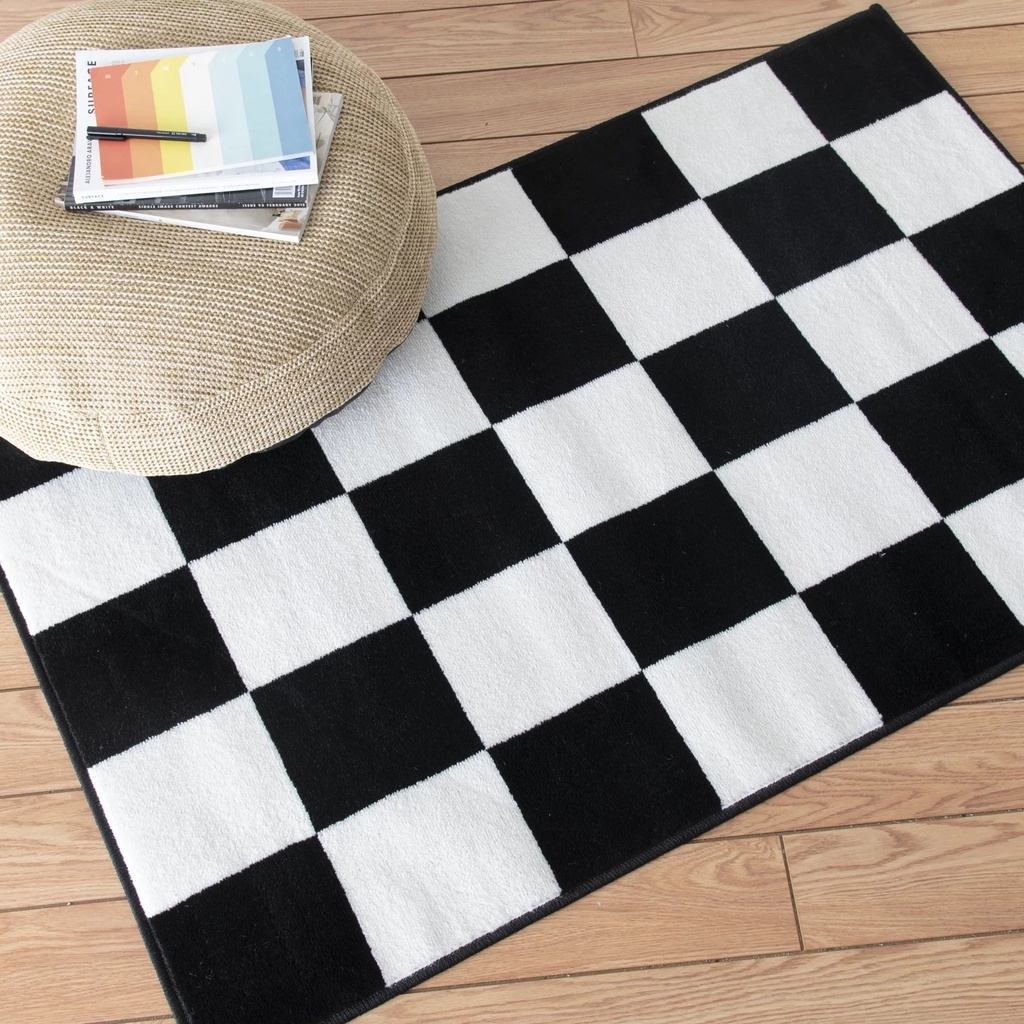 mainstays-36x56-black-and-white-check-indoor-area-rug-02-87619319b2938aeafd9882e86b24cca5.jpg