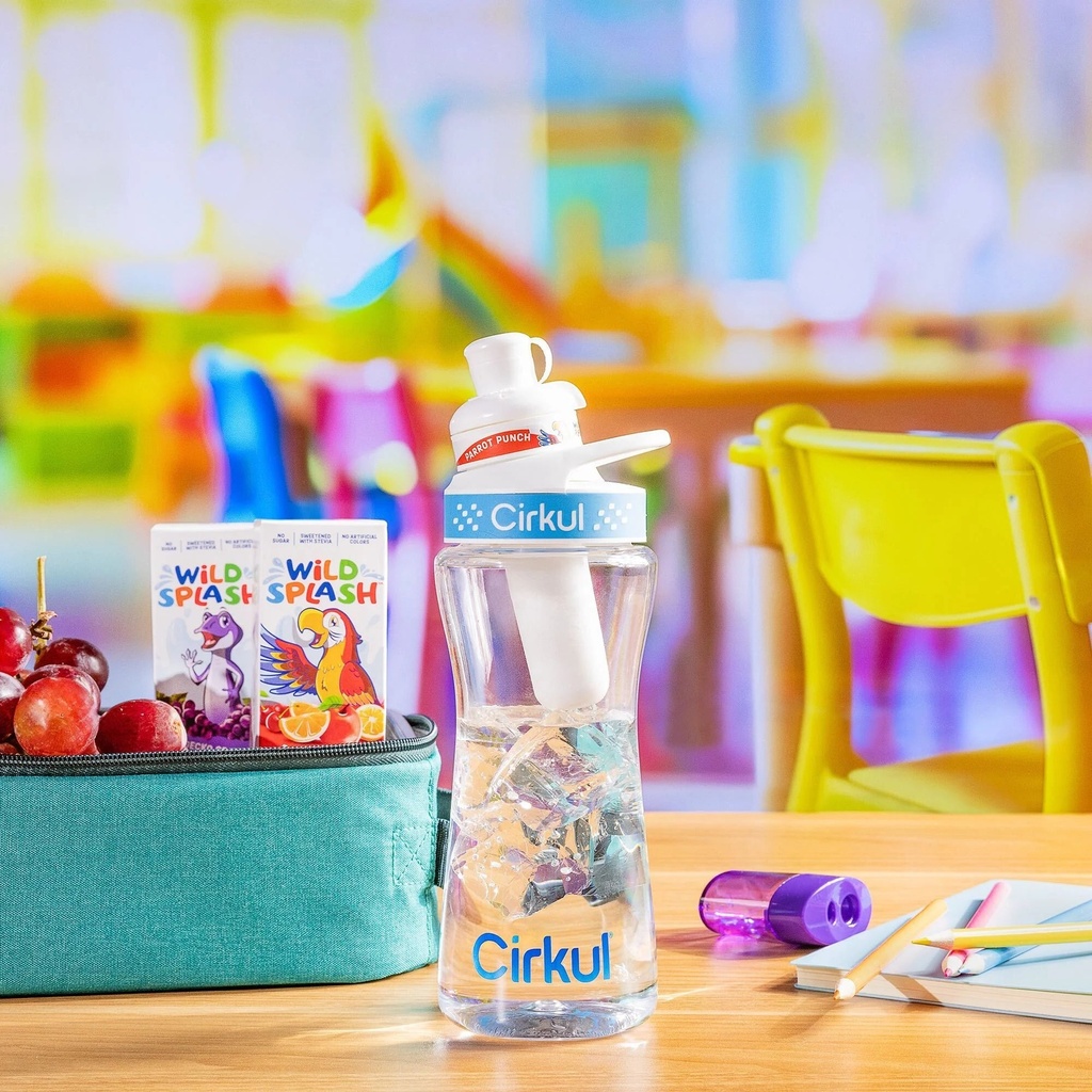 cirkul-16oz-plastic-water-bottle-starter-kit-with-blue-lid-1-flavor-cartridge-wild-splash-parrot-punch-02-9d7ffc3baca547f16c135dc538fed988.jpg