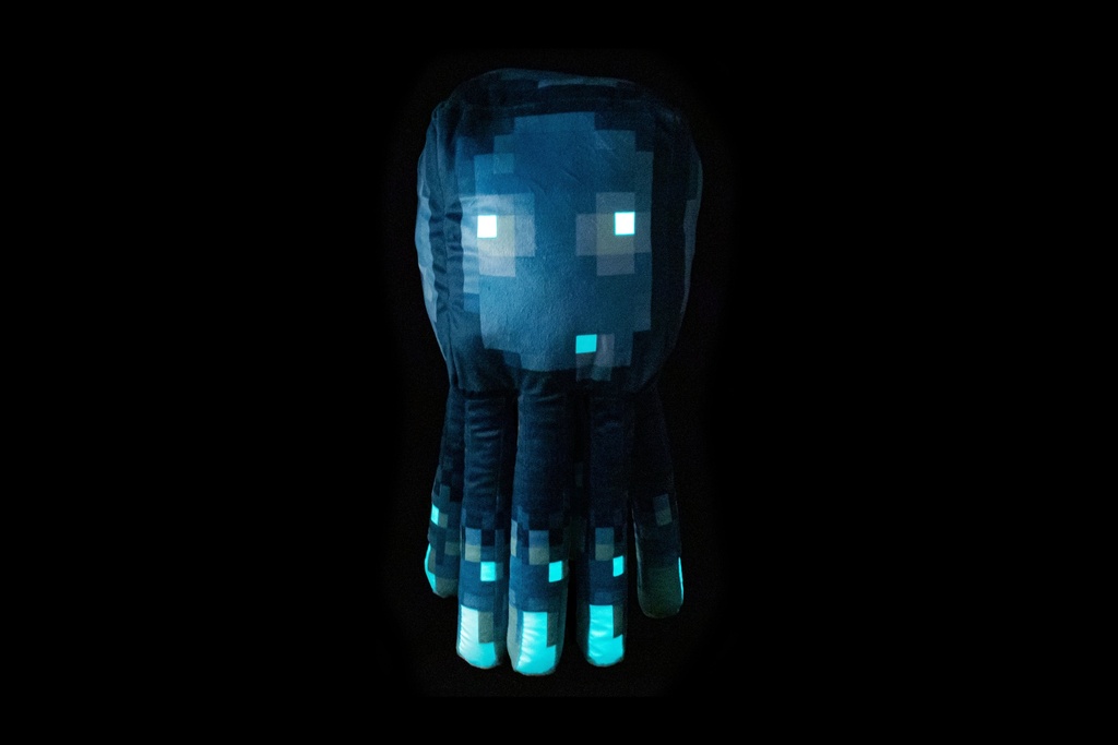 minecraft-squid-kids-bedding-glow-in-the-dark-plush-kids-bedding-plush-pillow-buddy-04-c09afd98-18a0-4b8d-a08b-a6e200dbd8c2.a1730e64e4310357f785c85b71f6729c.jpg