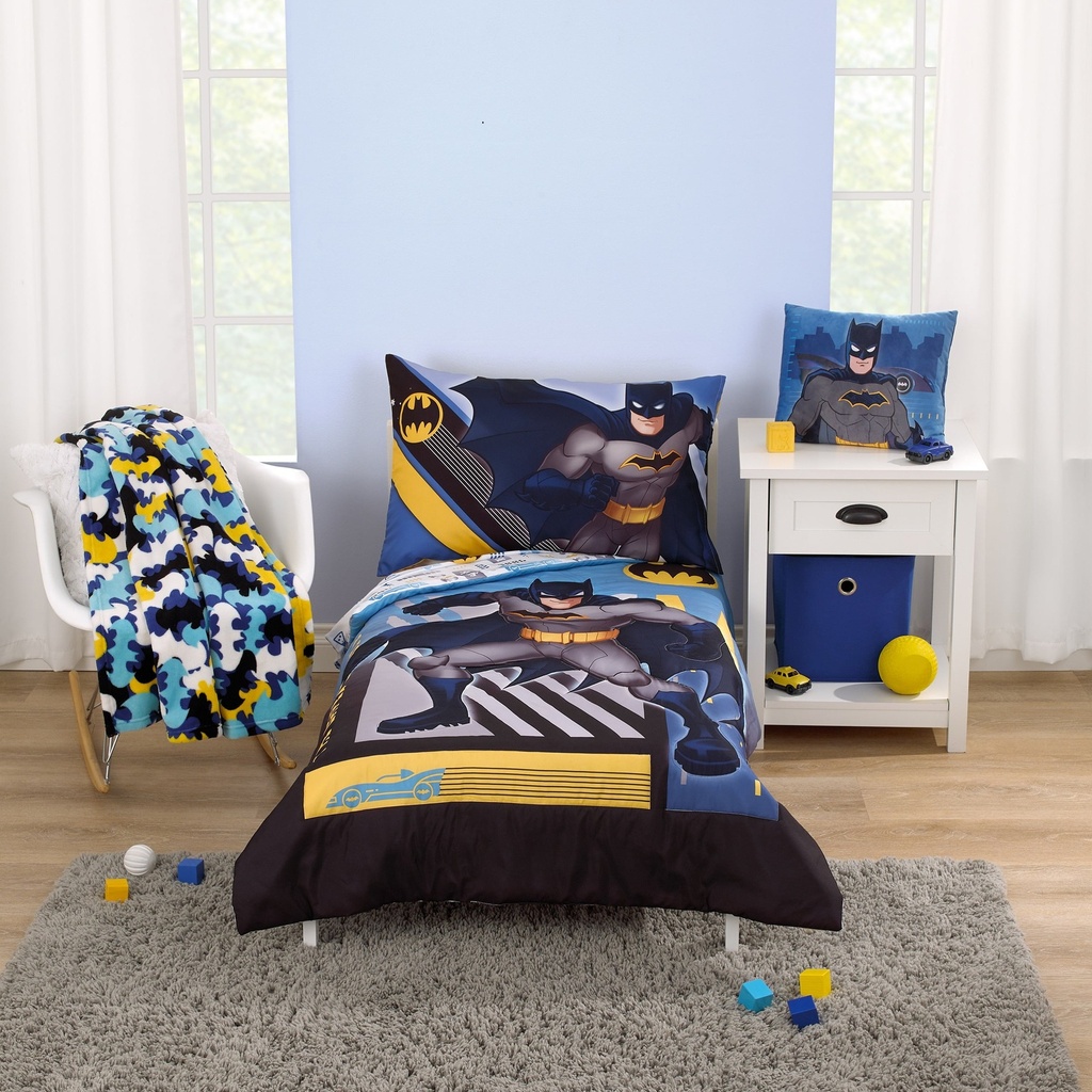 warner-brothers-batman-the-caped-crusader-2-piece-toddler-sheet-set-08-a53dba2a-0e8e-470b-9b5c-16f90ce3a598.08a92c818b79404d8eb6525d9ec6ac91.jpg