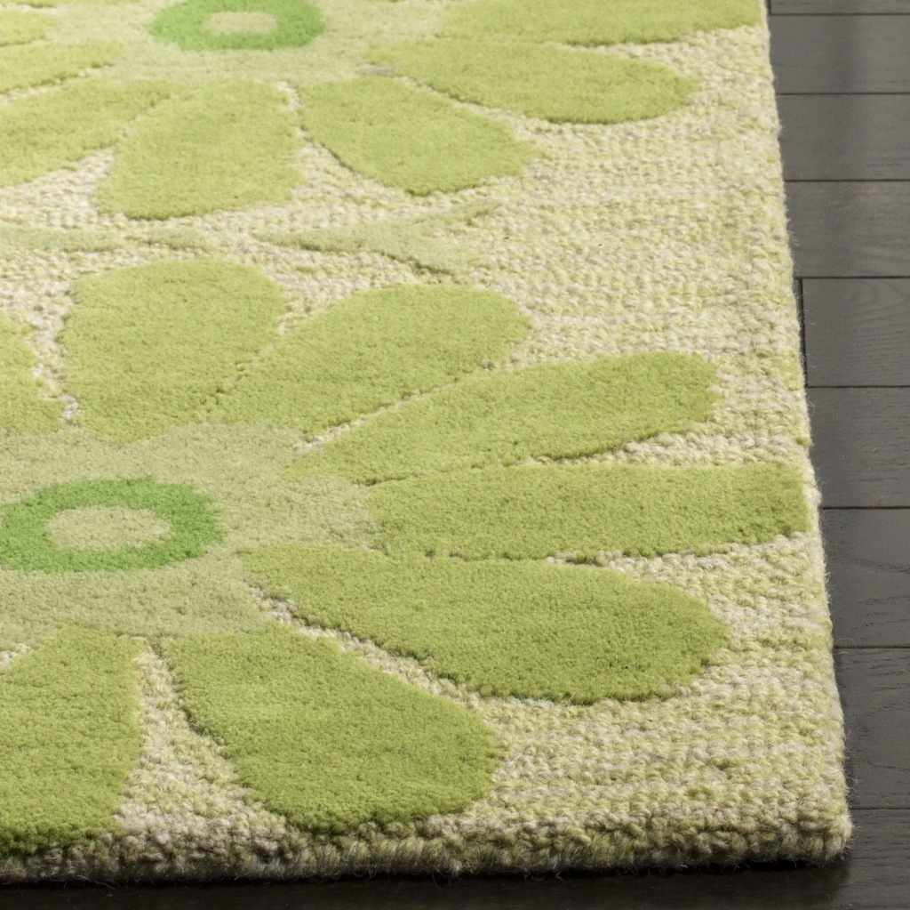 safavieh-kids-flowers-floral-area-rug-beige-green-3-x-5-02-2e581c0ea66ae6abf09573f13fab8c39.jpg