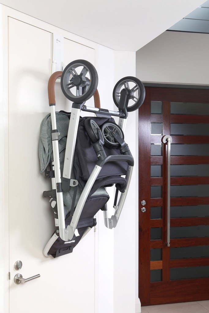 dreambaby®-strollerbuddy-strollaway-over-the-door-baby-stroller-hanger-heavy-duty-metal-hook-organizer-with-50lbs-load-capacity-03-30db0d5b-e2f5-4fd3-bdad-d045256cc198.ac27b30c56edc7c31b759a0c99cd4f77.jpg