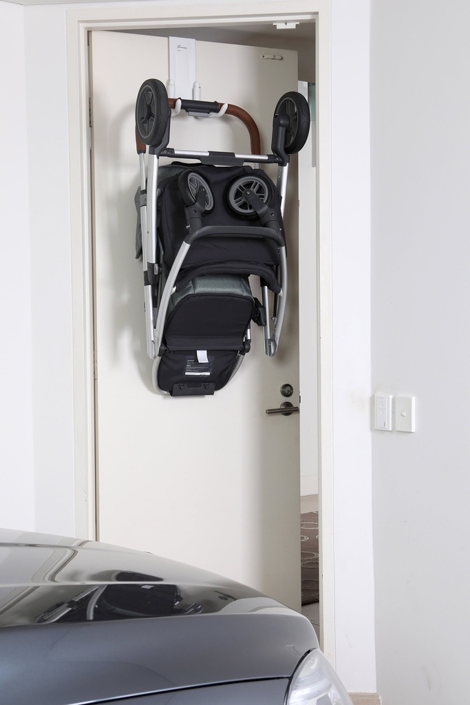 dreambaby®-strollerbuddy-strollaway-over-the-door-baby-stroller-hanger-heavy-duty-metal-hook-organizer-with-50lbs-load-capacity-11-93825326-84df-4fb1-bd96-6af5e959fc3f.377dd6fd9749ecc5c5b0bb127cd2d4f9.jpg