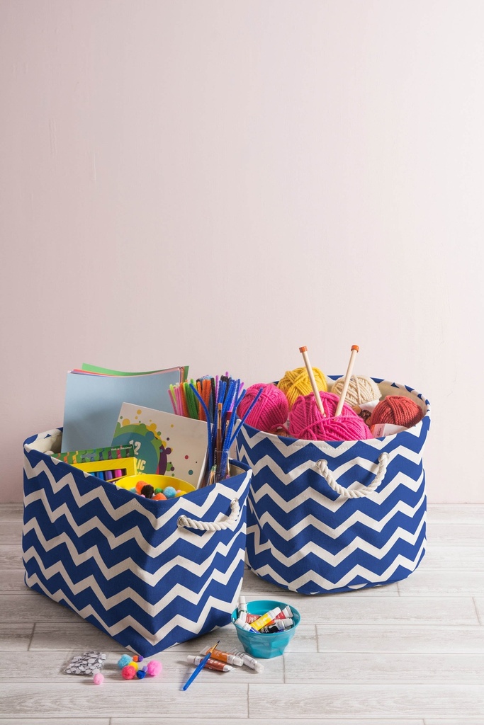 design-imports-camz10059-round-polyester-bin-chevron-navy-large-06-f284fed6-85de-4b05-8ac2-6432053489e4_1.359f5a792d90fde960ff72f34630a8b7.jpg