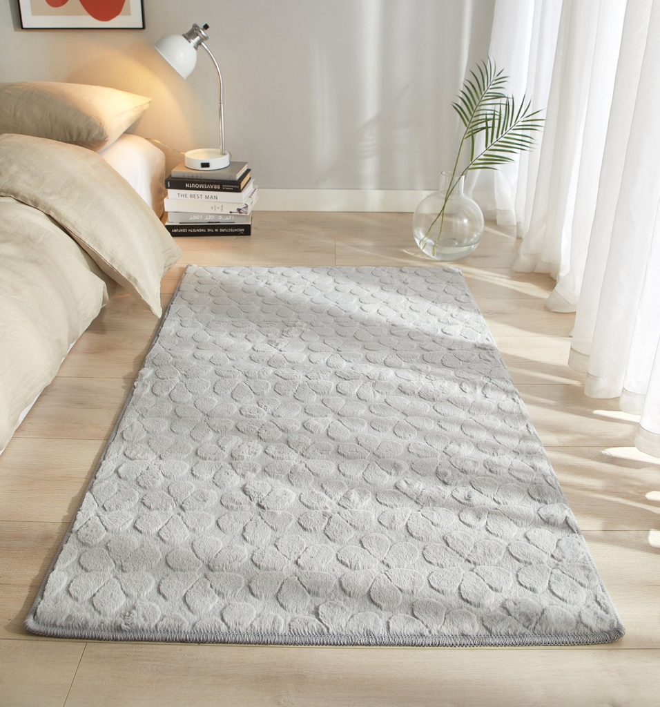 mainstays-gray-raised-flower-rug-30x46-02-1953ee3c-916e-4374-8652-0e4480193ff5.ca01ee53ea89e1a33d34da1749afa6c4.jpg