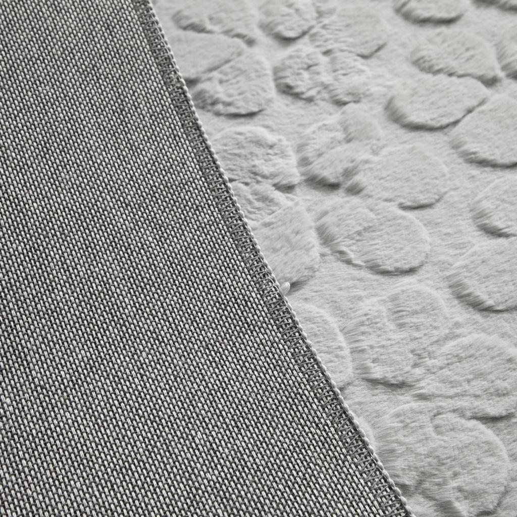 mainstays-gray-raised-flower-rug-30x46-06-d105cbcc-c200-4478-b3e2-b832b5dbfbec.3ce53c2327c12f7605995f240cfd17fa.jpg
