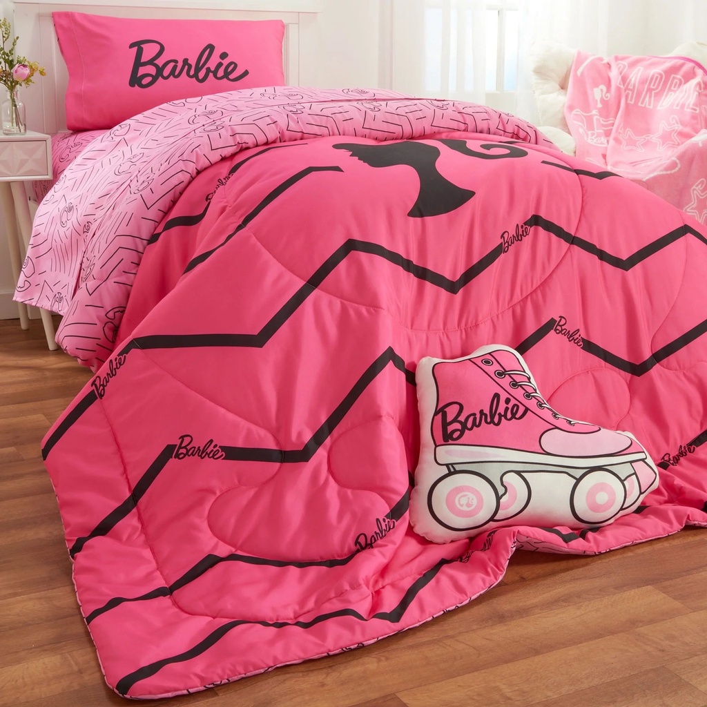 barbie-roller-skate-kids-bedding-decorative-pillow-pink-mattel-08-0627baeef4f439e2ff52c4bab2c9a131.jpg