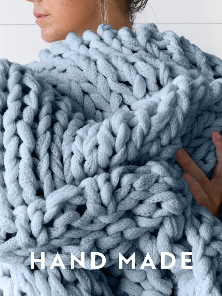 comfort-canopy-throw-blanket-gray-chunky-soft-acrylic-hand-knit-07-c8ada1d2bb008125d203b92c67a66442.jpg