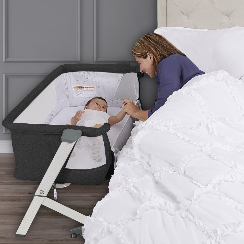 evolur-stellar-bassinet-and-bedside-sleeper-in-black-11-50640d59-8922-4b57-a8b8-9481e071304f.e31ddb0919e552bfba717d0429f935cd.jpg