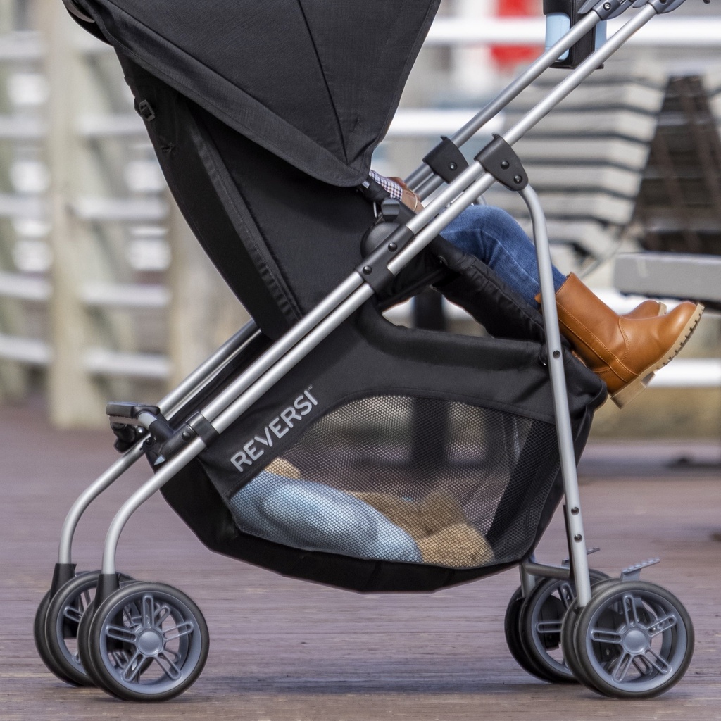 evenflo-reversi-lightweight-reversible-stroller-altair-black-unisex-04-8b94676d-54da-456b-889a-c2ba62731924.1f4ab956daea6a836335c296099d1945.jpg