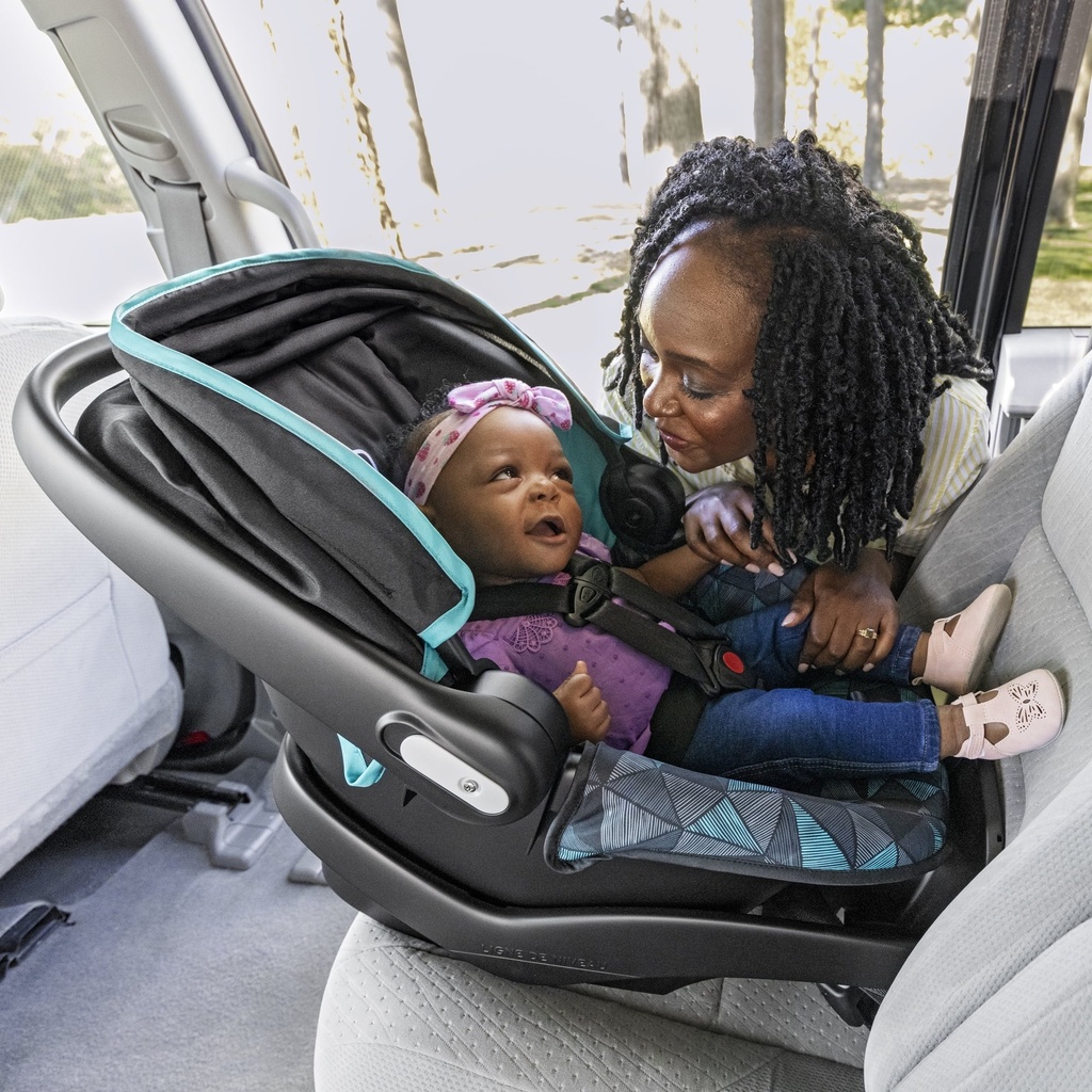 evenflo-nurturemax-infant-car-seat-brooklyn-gray-11-2d363d79-624d-4ba3-a528-6d4eb75d9f88.2ee6c09c2d70f3e6f4bb056b3f3650fe.jpg