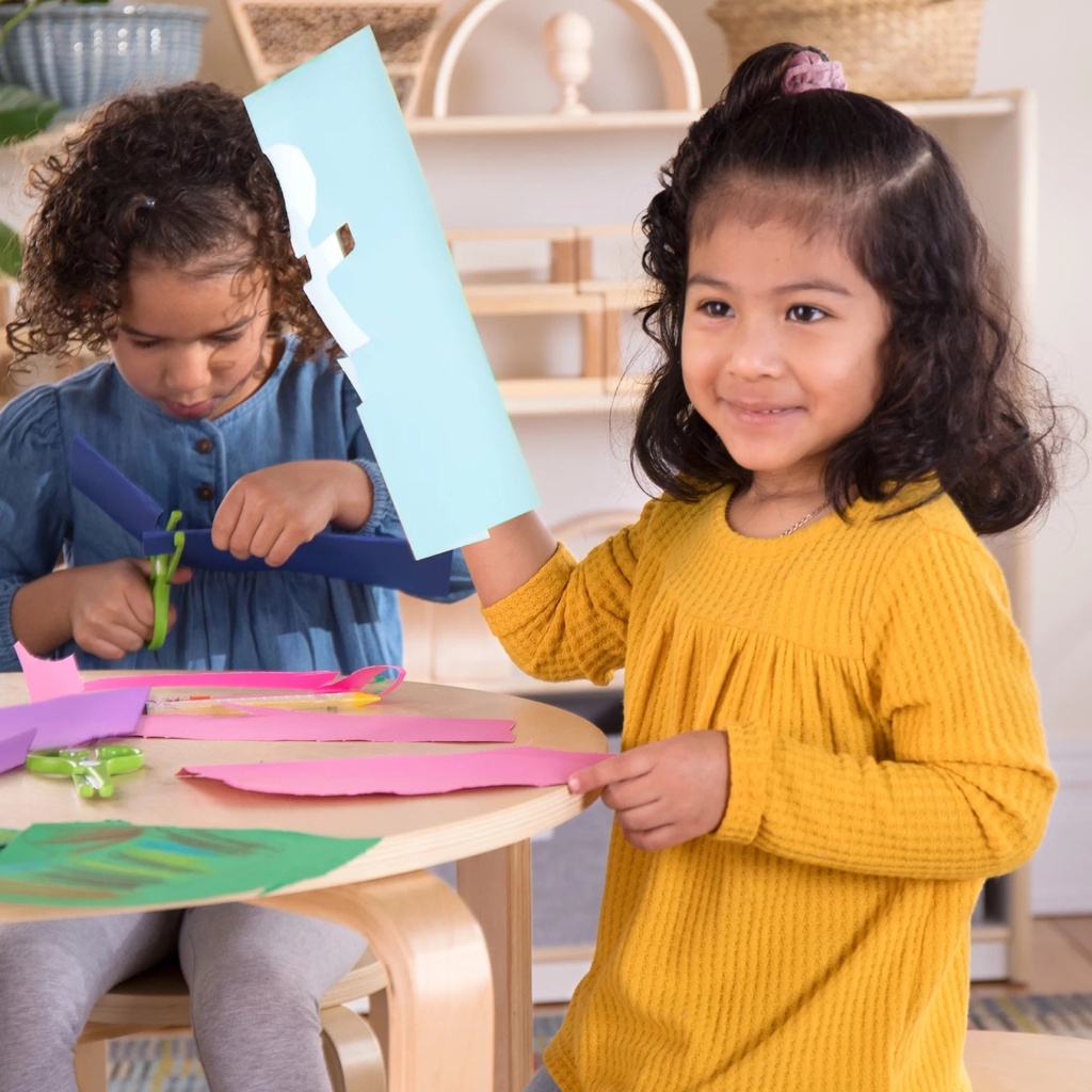 guidecraft-kids-nordic-table-and-chairs-set-natural-wood-round-classroom-and-playroom-toddler-activity-table-with-4-stools-03-2f81f6a426ab2287583b662fe219cae1.jpg