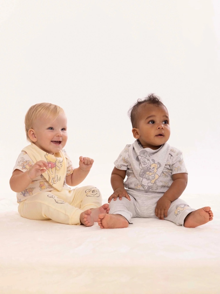 disney-baby-wishes-dreams-winnie-the-pooh-layette-shower-gift-set-bundle-13-piece-sizes-nb-3-6m-06-abfa0c5abd402f6a9638cff567699d20.jpg