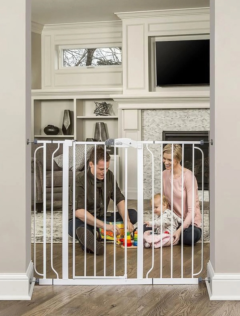 regalo-36-inch-tall-and-49-inch-wide-walk-thru-baby-gate-extra-wide-ages-6-to-24-months-02-eb982da4cc026d7c6372db124040f5f2.jpg