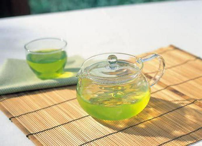 hario-chacha-kyusu-maru-teapot-heatproof-glass-teapot-450-ml-glass-11-Hario_ChaCha_Kyusu_M_aa948775b1fd4124f4b7ddee880b2afa.jpg