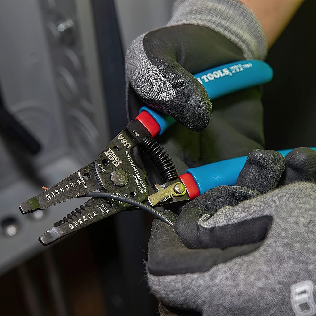klein-tools-11057-wire-cutter-wire-stripper-heavy-duty-wire-cutter-stripper-for-20-30-awg-solid-wire-and-22-32-awg-stranded-wire-03-62bc20161f3f974f0138f398005b3d94.jpg