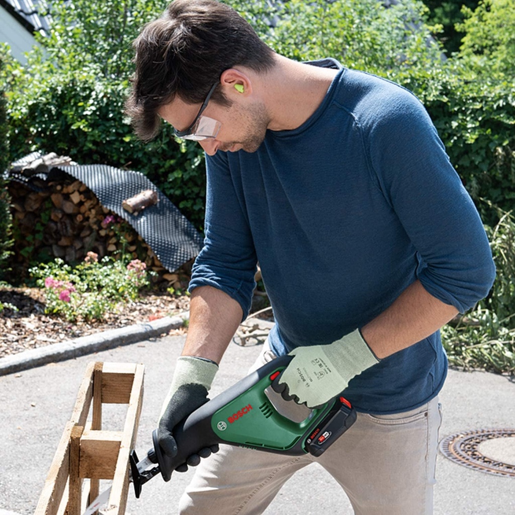 bosch-cordless-reciprocating-sabre-saw-advancedrecip-18-without-battery-18-volt-system-in-box-07-5fb2a8270c1b4e5a20c8e358da06df5d.jpg