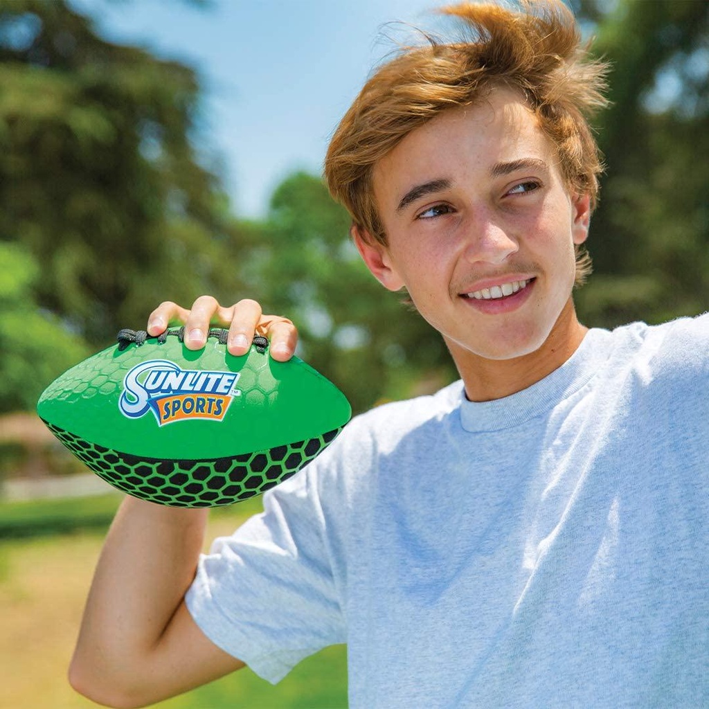 sunlite-sports-football-with-glowing-surface-at-night-waterproof-outdoor-sports-and-pool-toy-beach-game-neoprene-04-Sunlite_Sports_Footb_87ca607c627f26f3c2e5546c2cc7b2a5.jpg