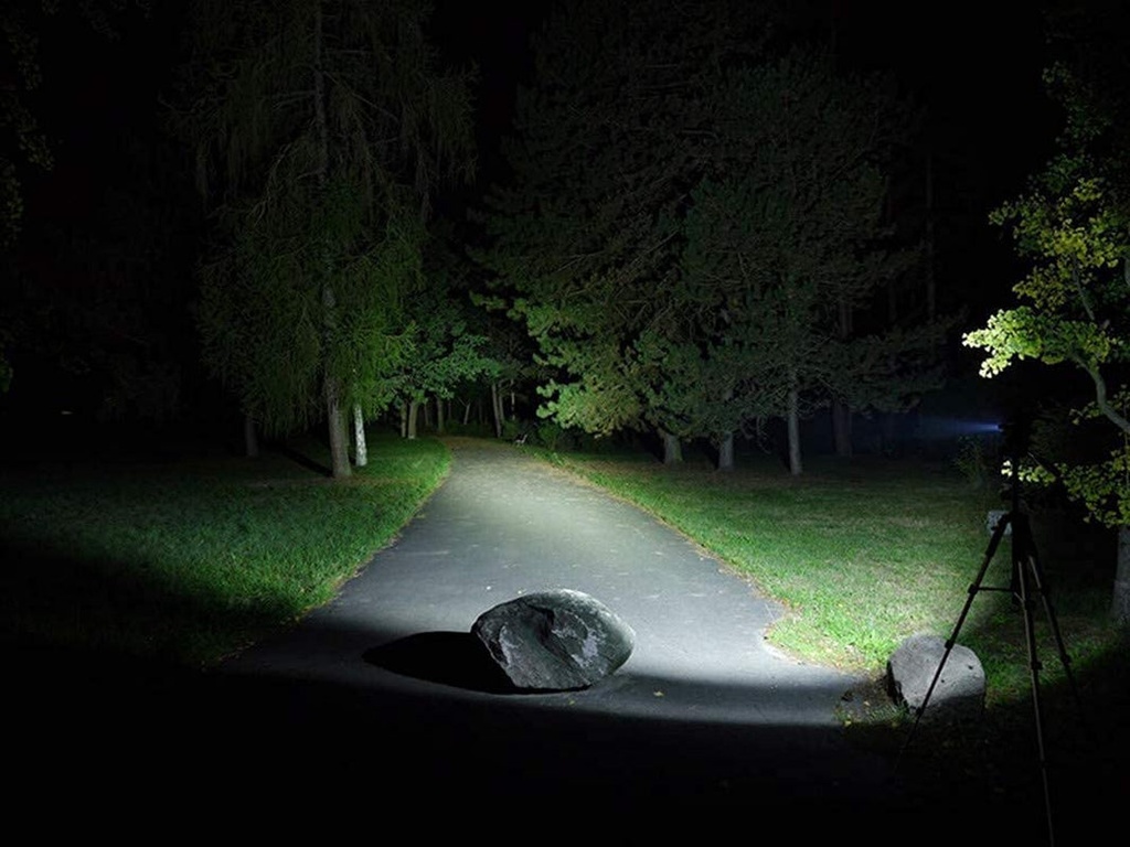 sc31-pro-rechargeable-flashlight-2000-lumen-pocket-light-with-powerful-sst40-led-anduril-ui-for-camping-hiking-fishing-etc-battery-and-usbc-cable-included-08-fdc007679a7b92a2cd0d0082a2d9c428.jpg