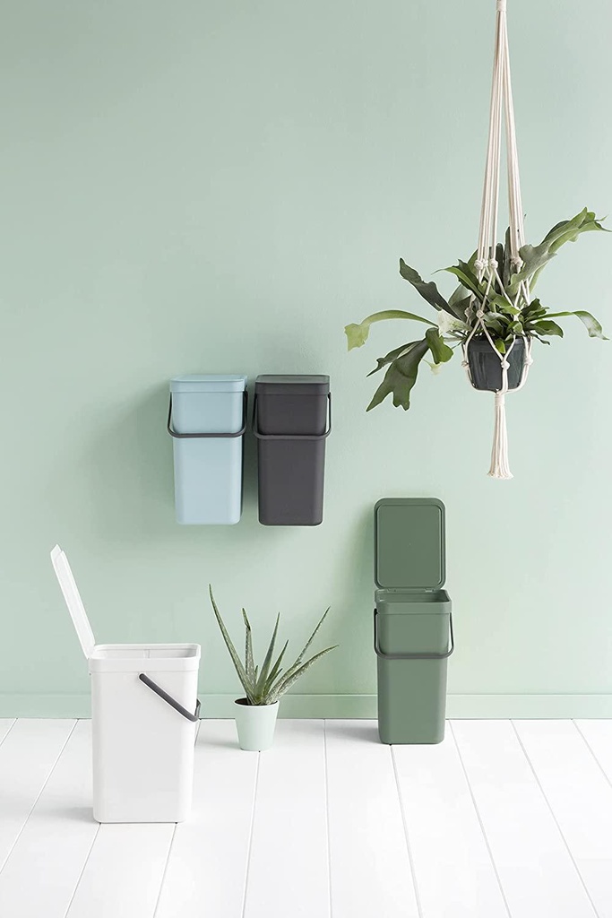 brabantia-109942-sort-and-go-waste-bin-16-litre-capacity-white-08-Brabantia_109942_Sor_4a20342a69fe259a8ab47a716263d903.jpg