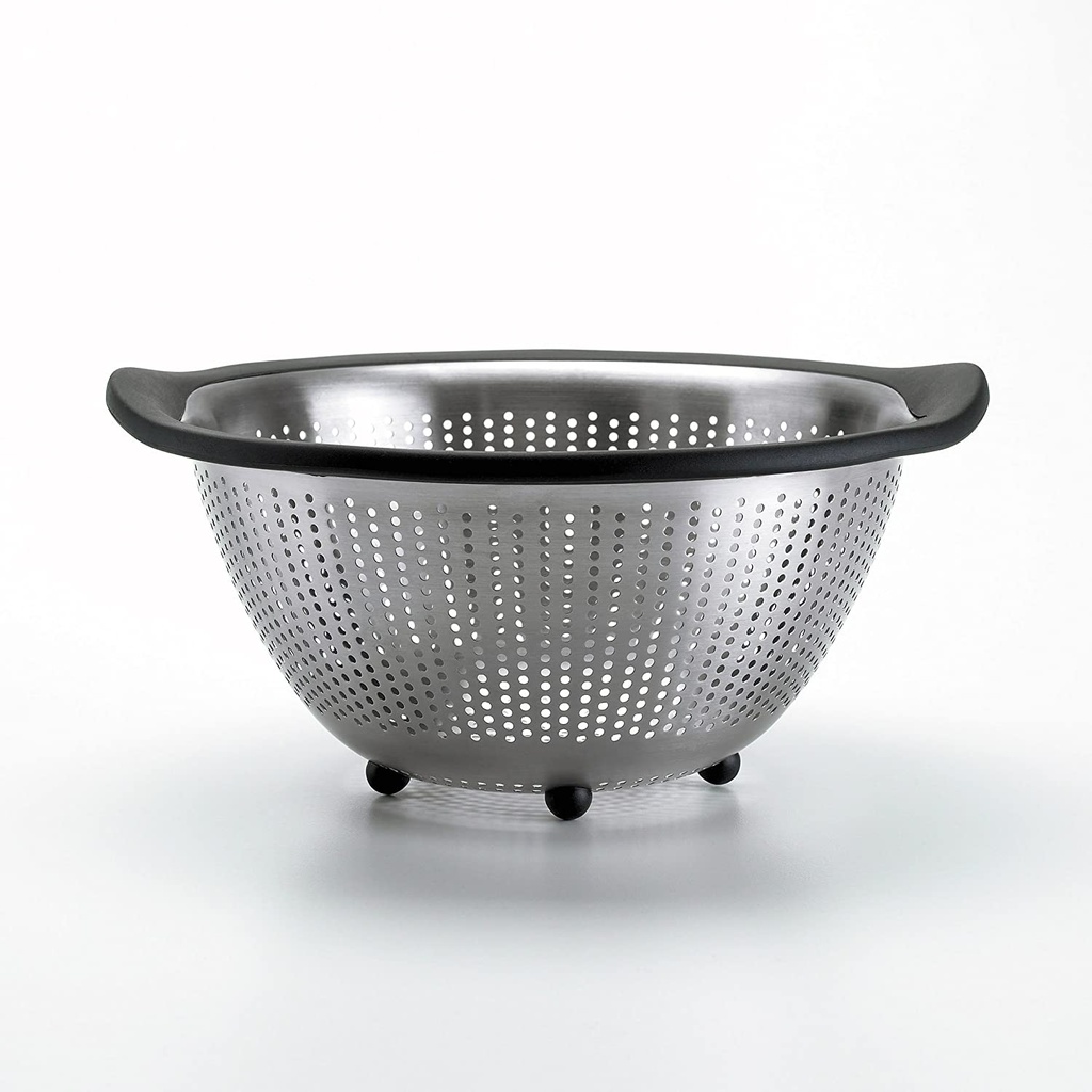 oxo-good-grips-3-qt-stainless-steel-colander-04-OXO_Good_Grips_3_Qt__ec2c8f73efeba56ff76f0bb22b8e853e.jpg