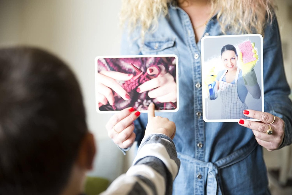 mkgames-action-50-photo-cards-learning-products-speech-therapy-for-kids-and-adults-encourages-language-development-communication-and-conversation-03-MKgames_Action_50_Ph_30cf5a8d5c5a3c5535f5b95102ee74ae.jpg