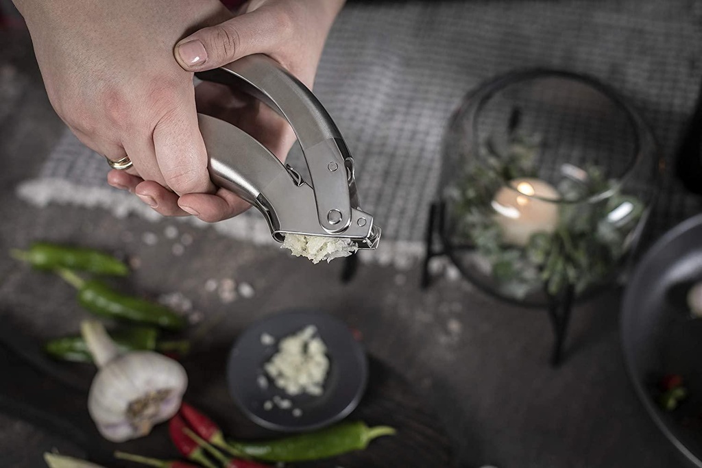 kuhn-rikon-epicurean-garlic-press-stainless-steel-6-5-x-1-x-1-5-inches-silver-06-Kuhn_Rikon_Epicurean_1fe748128f5d88edf1c4d5445f3965d7.jpg