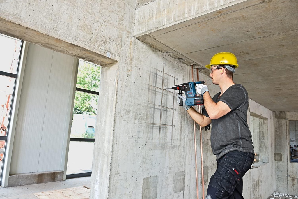bosch-professional-compact-cordless-rotary-hammer-drill-05-Bosch_Professional_C_b4e3aeab8714ddb91c60c7eb1dbfa5d7.jpg