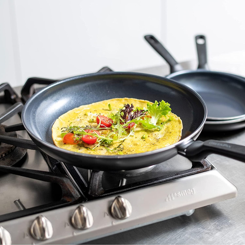 greenpan-memphis-healthy-ceramic-nonstick-20-24-and-28cm-3pc-frying-pan-set-induction-safe-black-02-GreenPan_Memphis_Hea_d3abbbf1a91f4c0c0c0a3c01b7d13cb4.jpg