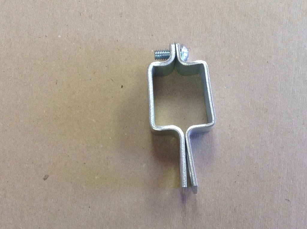 aa111sq-1-1-4-teejet-boom-clamp-for-1-1-4-square-tubing-with-round-hole-04-dfb3188ddf96edd641ce23ace517d0ae.jpg
