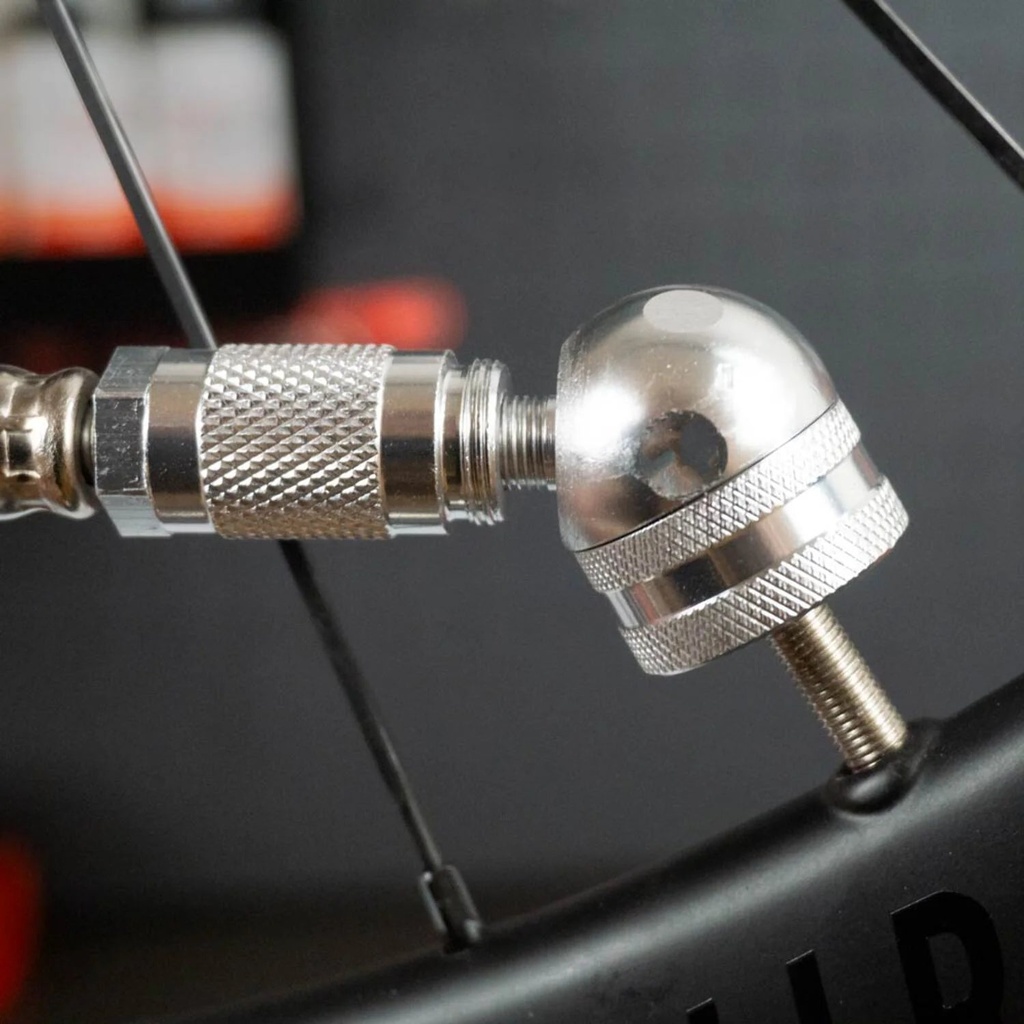 prestaflator-bicycle-tire-inflator-presta-and-schrader-air-compressor-tool-pro-analog-06-b0f0e96fa500c4b9c44c5e0e93ae0abd.jpg
