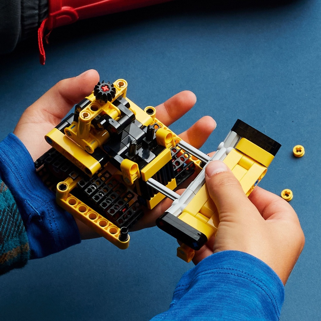 lego-technic-heavy-duty-bulldozer-building-set-kids-construction-toy-vehicle-gift-for-boys-and-girls-ages-7-and-up-42163-06-90aed7ea-404e-40b2-9a5b-bd9faec355fc.cedb7b5b9e5d6906724b70556977d6eb.jpg
