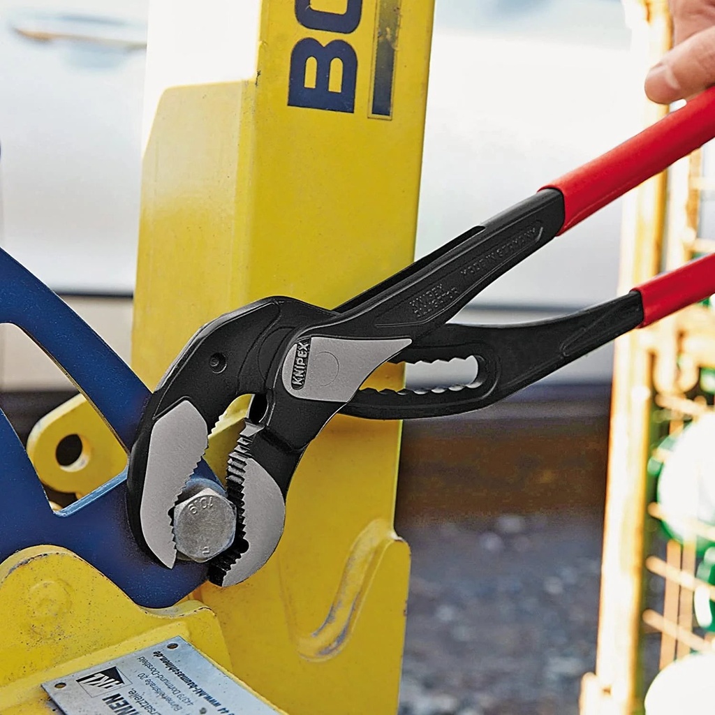knipex-alligator-xl-water-pump-pliers-black-02-ef7289b37f24036dd302fa86e20c57db.jpg