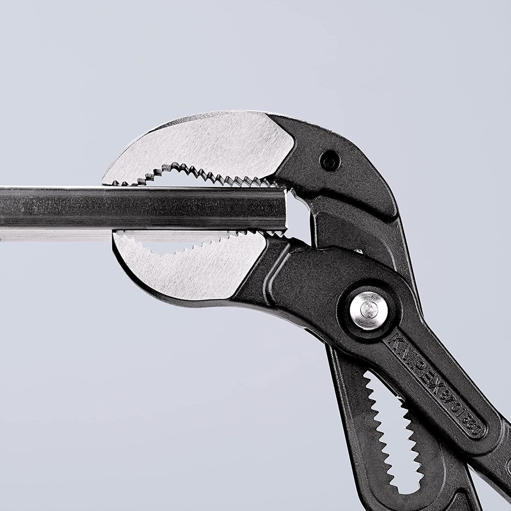 knipex-87-01-560-us-22-in-cobra-xxl-heavy-duty-water-pump-pliers-07-539fc664788075ec6fba9931bde7000b.jpg
