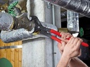 knipex-87-01-560-us-22-in-cobra-xxl-heavy-duty-water-pump-pliers-09-64548f3a6a020ddc74dfd2dd3a75a30e.jpg