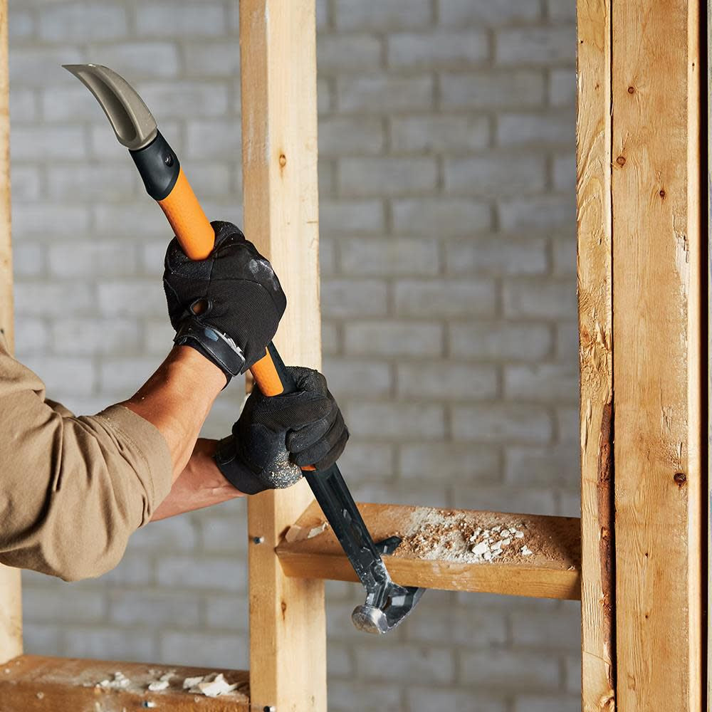 fiskars-pro-isocore-wrecking-bar-30-inch-black-and-orange-03-bf69bc44fdbf4b8c332124974b6ed205.jpg