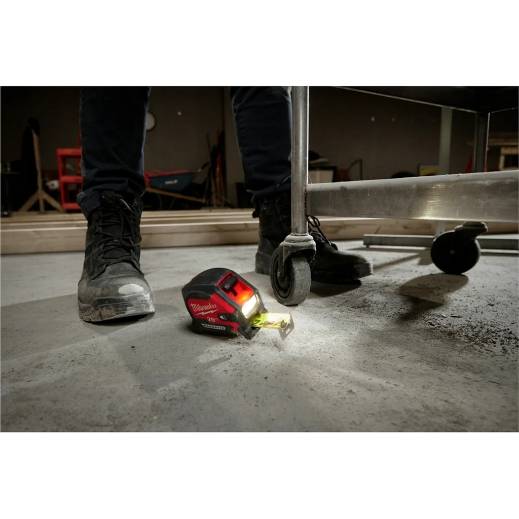 milwaukee-25ft-compact-wide-blade-magnetic-tape-measure-w-rechargeable-100l-light-07-095ac7989f375bd7bcd902b1ebb58164.jpg