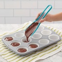 wilton-versa-tools-squeeze-and-pour-spatula-2103-4362-03-880f76427243ef0c5f901e141bf87c2a.jpg