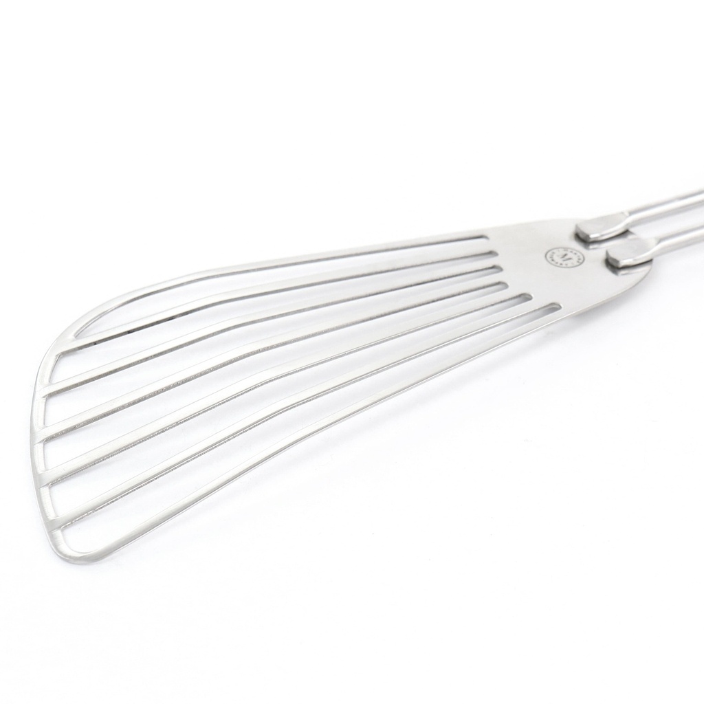 martha-stewart-stainless-steel-fish-turner-04-459f9b19-9621-42c1-9599-a7adba6ecaba.0f4cdbc9c57fe1a9ebbfbc0df694304a.jpg