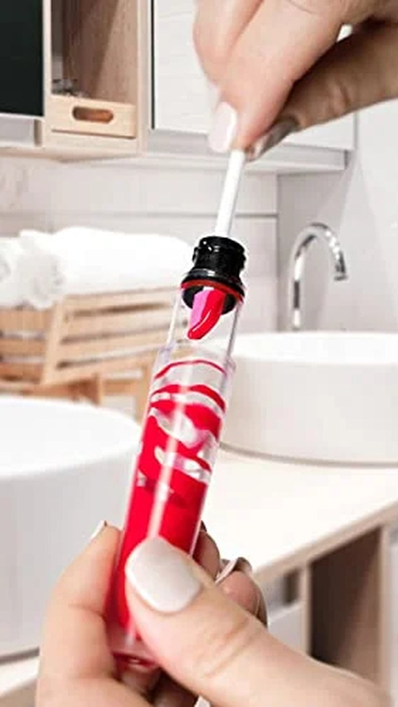 the-spatty-lip-last-drop-beauty-spatula-makeup-spatula-tool-for-lip-products-spatty-mini-spatula-flexible-and-reusable-5-75-inch-spattya-02-5a77c784b9b4f313078ca6799ca86110.jpg