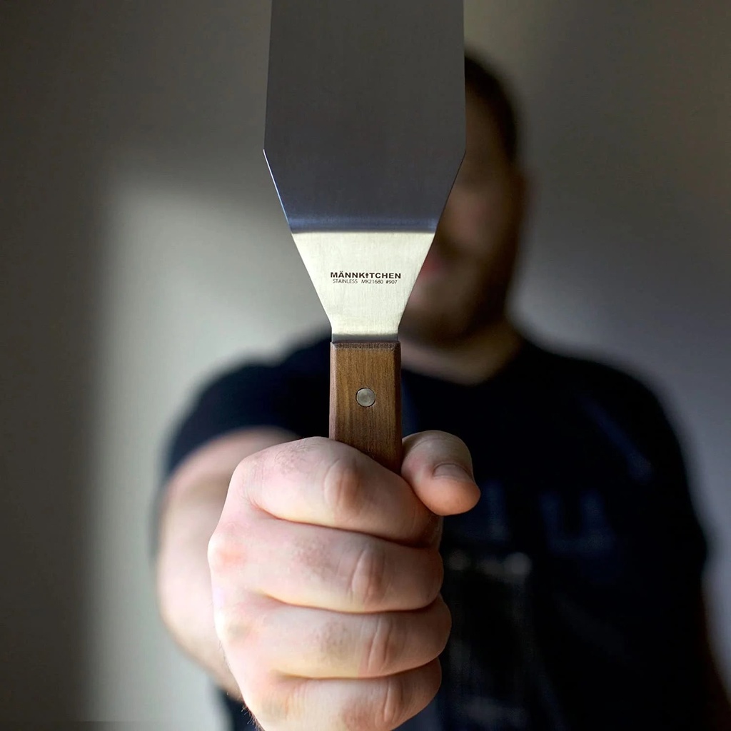 mannkitchen-professional-grade-stainless-steel-spatula-perfect-for-cast-iron-skillets-and-flat-top-grills-06-6e0f07dfee887a1b64cf7308a36031ac.jpg