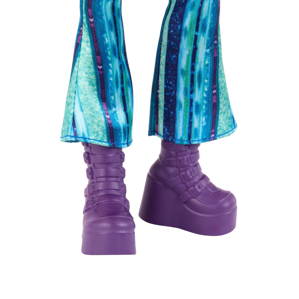 disney-descendants-the-rise-of-red-fashion-doll-accessory-uliana-younger-sister-of-ursula-05-7967c46e-e8bc-49a0-9df4-3da8f77b1bf1.c359050031ee40be93fd2deab550606c.jpg