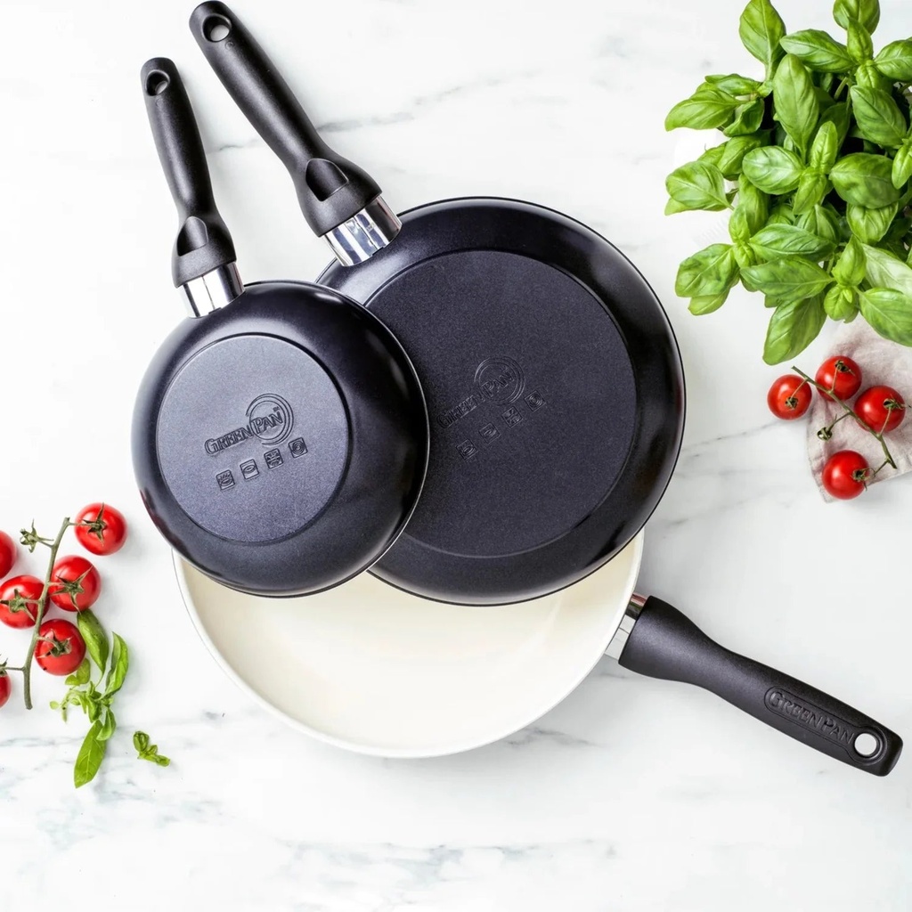 greenpan-rio-ceramic-nonstick-7-9-5-and-11-frypan-set-black-02-0c64637420ff4a86fbac4e40436f0621.jpg
