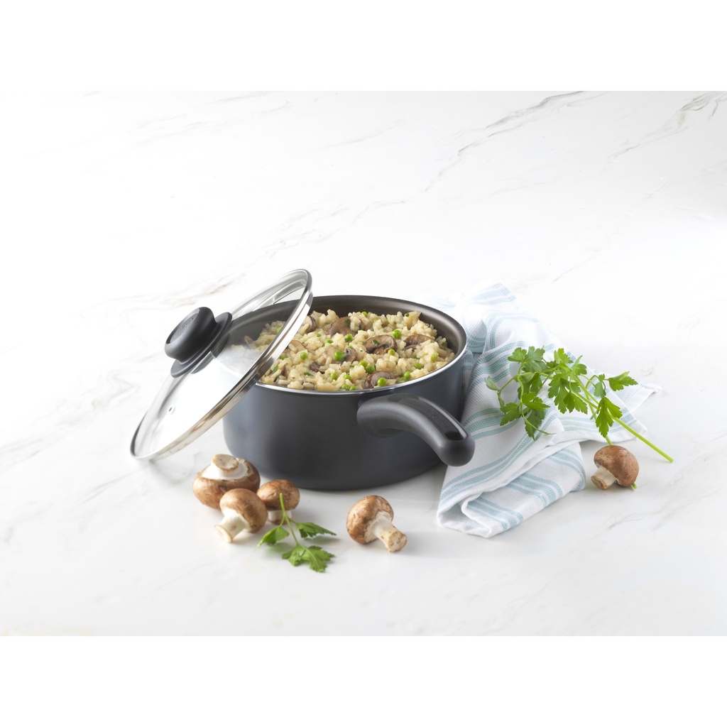 goodcook-everyday-sauce-pan-w-lid-3-quart-black-03-3b4a953b-a435-4b7a-aa60-f827119060d3.10112522d8b7052ed8eab3081664efc3.jpg