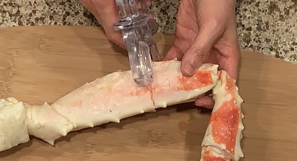 grumpus-king-cracker-crab-leg-cracker-kitchen-utensil-crab-cracker-seafood-tool-06-baef7b47-3386-462d-a7b4-fb608002a7ac.b1e6aae8253176a5a587ec4a75e3086c.jpg
